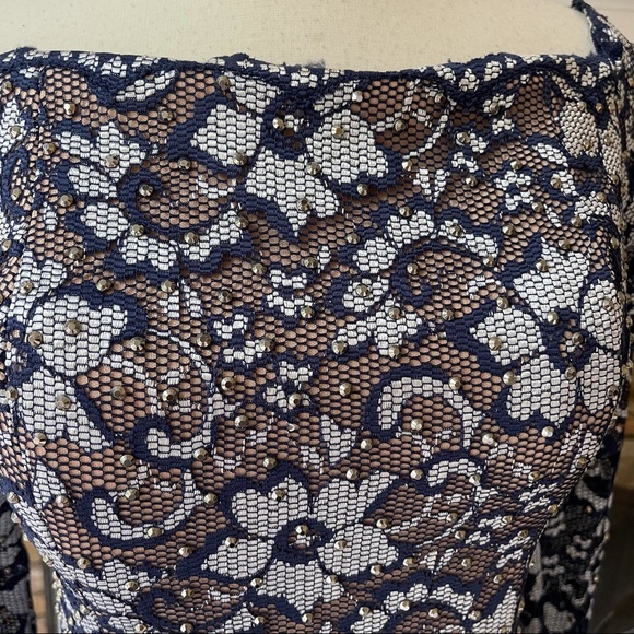 XSCAPE Long Sleeve Lace Off Shoulder Gown size 4 - Picture 7 of 13